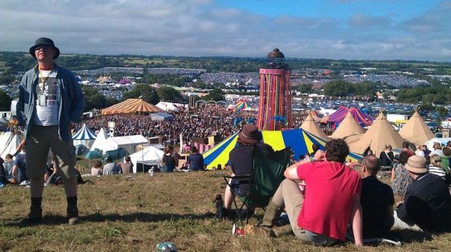 Pipis Sembarangan Ancam Kelangsungan Ajang Musik Glastonbury, Ini Sebabnya