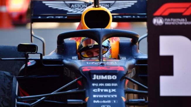 Pebalap Red Bull Racing, Max Verstappen, memenangi balapan seri kesembilan F1 GP Austria di Sirkuit Red Bull Racing, Minggu (30/6/2019). [AFP/Andrej Isakovic]