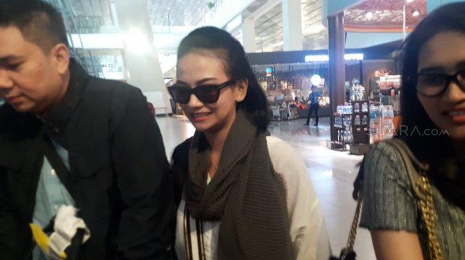 Detik-detik Vanessa Angel Bebas dari Rutan Medaeng Sidoarjo