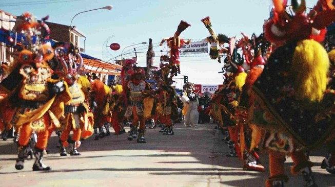 Di Bolivia, Festival Menari dengan Iblis Jadi Tradisi Jelang Paskah