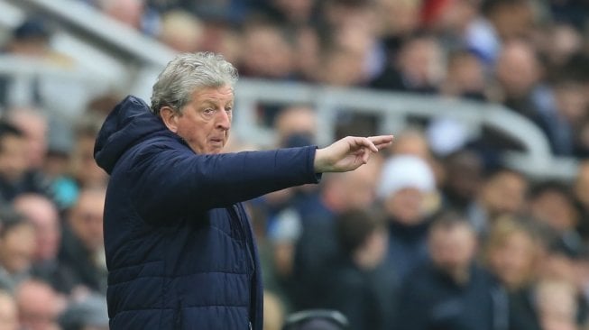 Pelatih Crystal Palace, Roy Hodgson. (LINDSEY PARNABY / AFP)