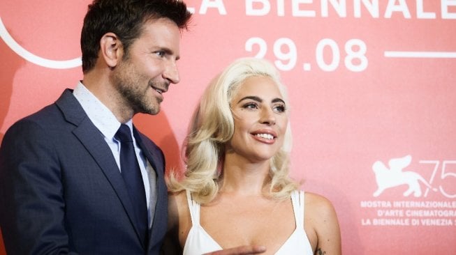 Bradley Cooper dan Lady Gaga [Filippo Monteforte / AFP]