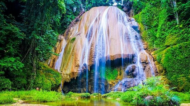 Lewati Proses Jutaan Tahun, Menyimak Air Terjun Tumburano di Sulteng