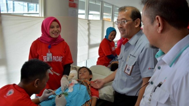 Semen Padang Gelar Khitan Gratis, Orangtua Bersyukur