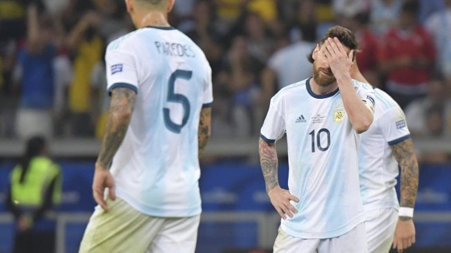 Ekspresi Lionel Messi usai Argentina dikalahkan Brasil saat Pertandingan semifinal Copa America antara Brasil melawan Argentina di Stadion Estadio Mineirao, Brasil, Rabu (3/7). [Douglas Magno / AFP]