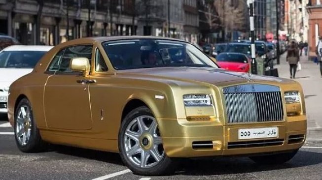 7 Rolls Royce Termahal Ada Yang Berlapis Emas Seberat 120 Kg