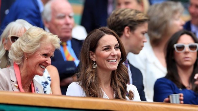 Hadiri Wimbledon 2019, Kate Middleton Cantik Bergaun Putih