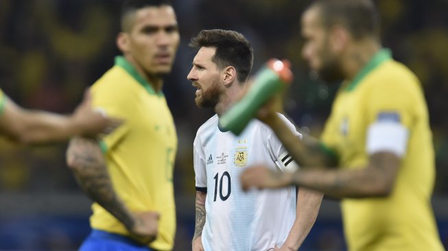 Ekspresi Lionel Messi usai Argentina dikalahkan Brasil saat Pertandingan semifinal Copa America antara Brasil melawan Argentina di Stadion Estadio Mineirao, Brasil, Rabu (3/7). [Douglas Magno / AFP]