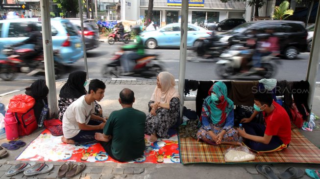 Pencari Suaka di Trotoar Kebon Sirih Senang akan Dipindah ke Islamic Center