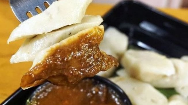 Kian Sempurna Dicocol Saus Kacang, Istimewanya Kerupuk Basah Khas Kalbar