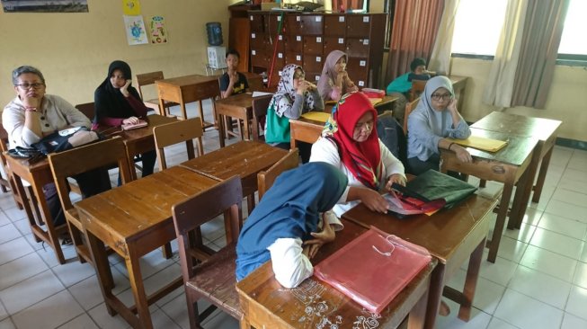 PPDB SMP di Depok, Masih Banyak Orangtua yang Datang ke Sekolah Jam 4 Pagi