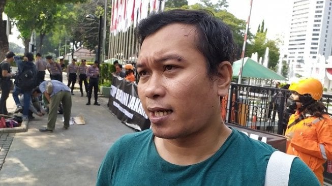 Direktur Walhi DKI Jakarta, Tubagus Sholeh Achmadi. (suara.com/tio)