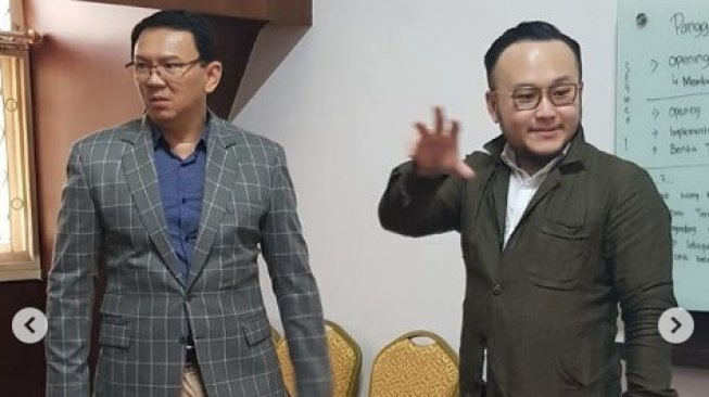 Ahok BTP Tepergok Fitting Jas, Untuk Apa Ya?