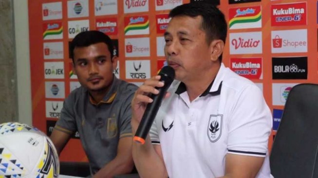 Pelatih PSIS Semarang Jafri Sastra hadiri jumpa pers jelang laga kontra Persela Lamongan, Jumat (5/7/2019) [Antara]