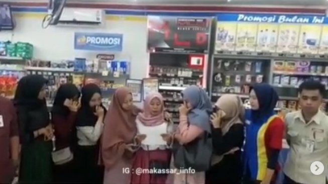 Dihujat Warganet, Mahasiswi Acak-acak Minimarket Minta Maaf