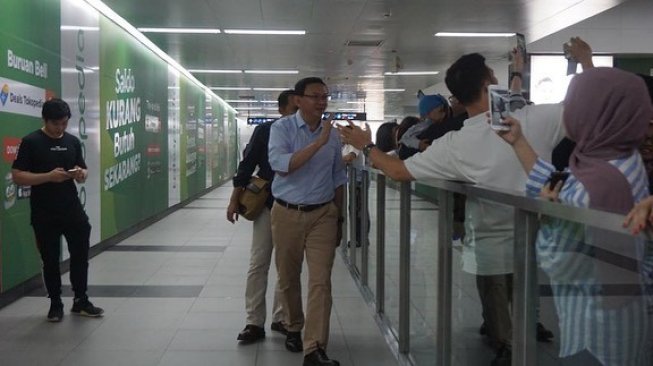 Temani Ayah Jajal MRT, Anak Ahok BTP: Susah Jalan sama Orang Ini