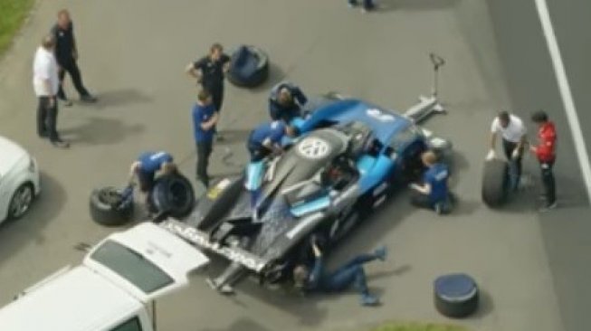 Preparasi untuk menghasilkan catatan waktu terbaik Volkswagen ID.r [YouTube Nuerburgring Nordschleife].