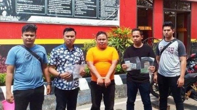 Rampok Harta WN Singapura, Sopir Taksi Online Gadungan Dibekuk Polisi