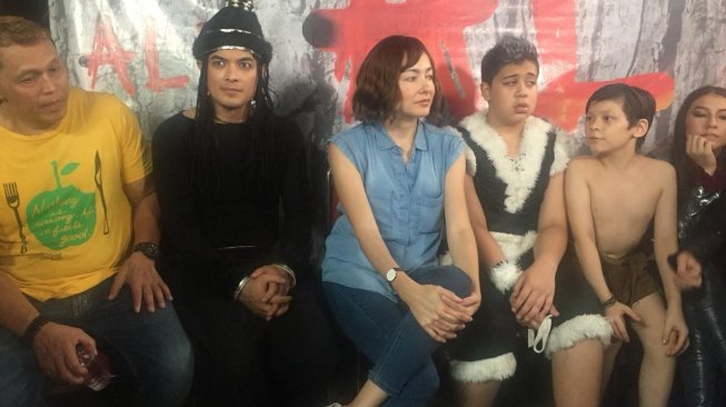 Para bintang sinetron Ali seperti Dewi Rezer, Choki Andriano, Nizam, Bang Tigor dll. [Visual Generation Ent]