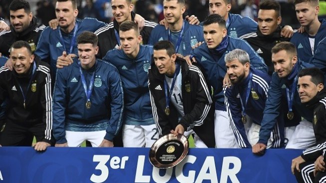 Skuad Argentina memastikan diri finish peringkat ketiga Copa America 2019 usai mengalahkan Chile 2-1. (AFP)