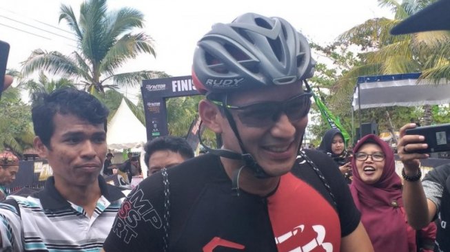 Ajak Lari DPR Tapi Sepi, PDIP: Sandiaga Harusnya Sadar Cuma Pembantu Jokowi