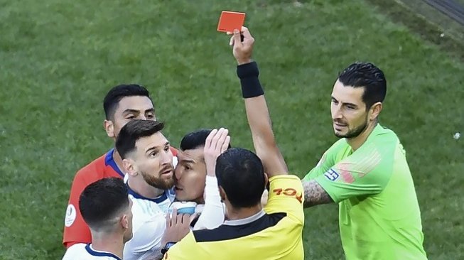 Lionel Messi dikartu merah di ajang Copa America 2019. (AFP)