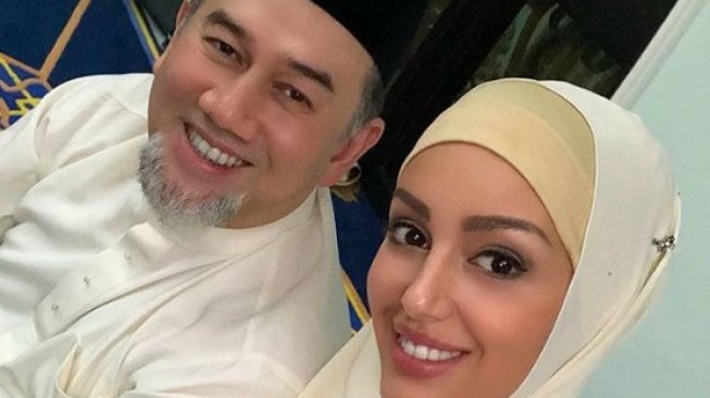 Demi Cinta, Istri Sultan Kelantan Ini Rela Lepas Karier 