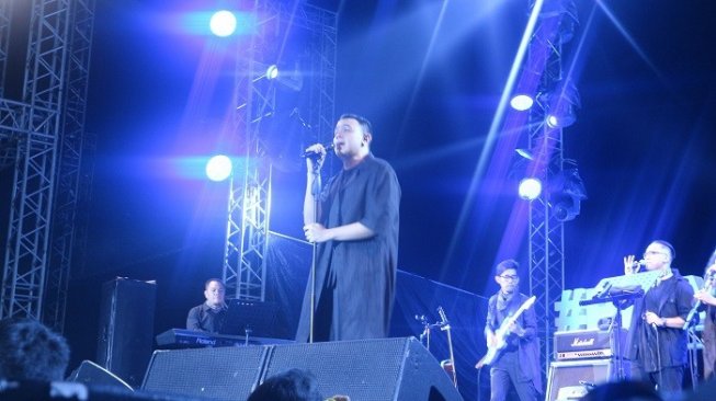 Jadi Pamungkas di Prambanan Jazz 2019, Tulus Bikin Penonton Pulang Pagi