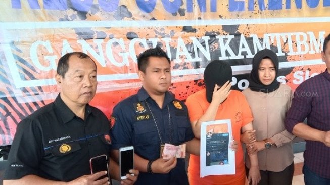 Nyambi Jadi Germo, Mahasiswa Ini 2 Jam Sekali Unggah Foto PSK di Twitter