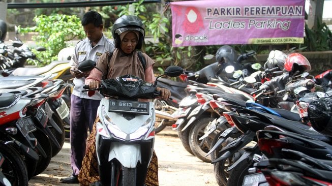 Ferdinand Tantang Anies Naikkan Tarif Parkir Jakarta Rp 200 Ribu Per Jam