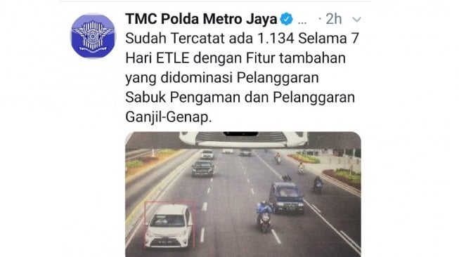 Fitur tambahan pada CCTV milik TMC Polda Metro Jaya mampu menganalisa kabin mobil [Twitter: @TMCPoldaMetro].