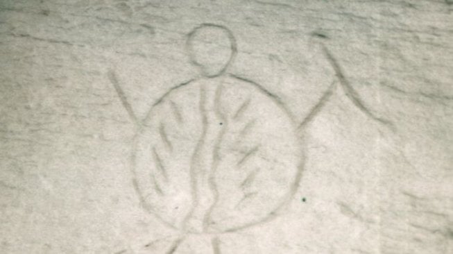 Salah satu ukiran purba di Writing on Stone (Wikimedia Commons D Windrim)