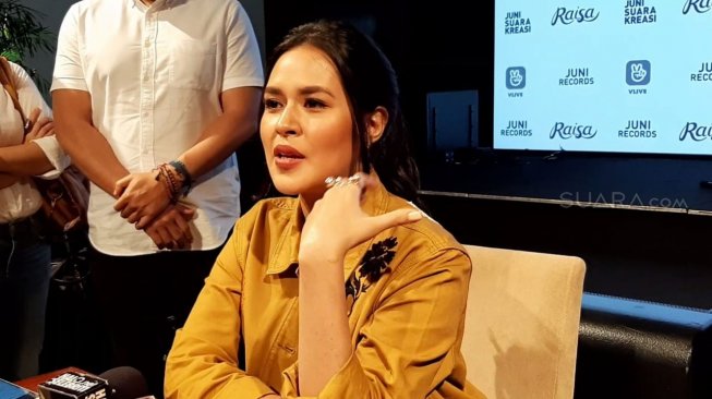 Raisa Tak Akan Unggah Wajah Anak di Instagram, Ternyata Ini Bahayanya