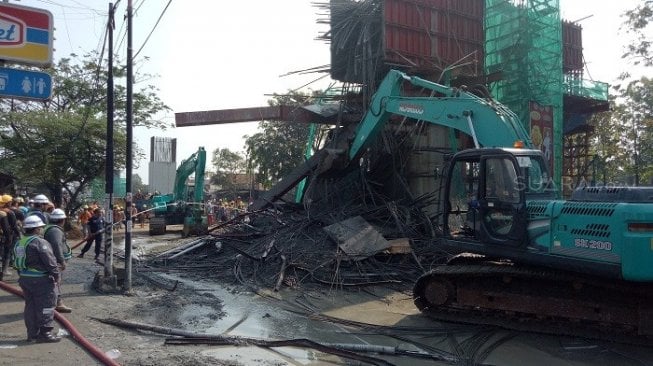 Cor Tol BORR Ambruk, Warga:  Muka Pekerja Berdarah-Darah