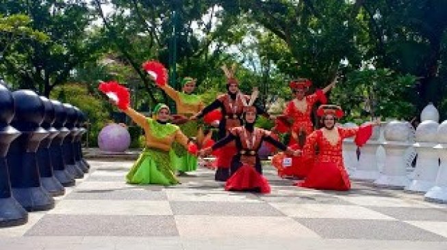 Tari Cidayu Hantar Darmawanita BKKBN Kalbar juara satu lomba tari Nasional