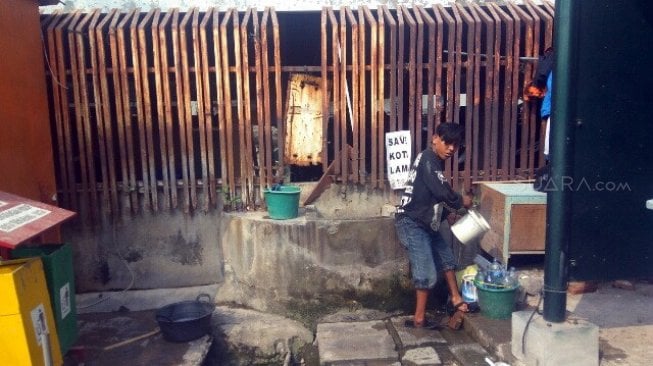 Sumur tua bersejarah peninggalan penjajahan Belanda di Kota Lama, Semarang, Jawa Tengah, Kamis (11/7/2019). [Suara.com/Adam Iyasa]