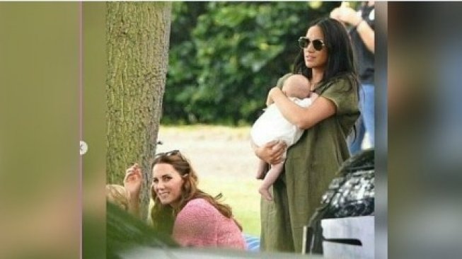 Kate Middleton dan Meghan Markle. (@lamiscorner/instagram)