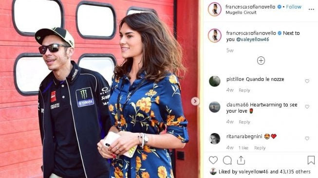 Kebersamaan Valentino Rossi dan Francesca Sofia Novello. (Instagram/@francescasofianovello)