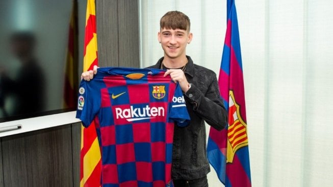 Barcelona Kalahkan PSG untuk Dapatkan Wonderkid Inggris Ini