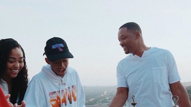 Salah Penerapan Diet, Kulit Jaden Smith Terlihat Abu-Abu