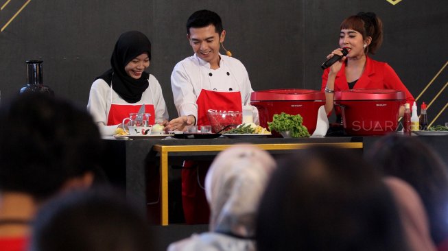 Buka Kelas Masak, Nicky Tirta Ditaksir Muridnya