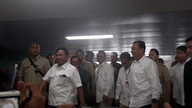 Bertemu Jokowi, Prabowo Sempat Berikan Hormat ala Militer