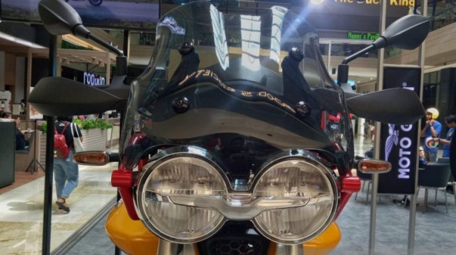 Moto Guzzi V85TT diluncurkan di Jakarta, Sabtu (13/7/2019). [Antara/Chairul Rohman] 