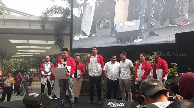 Sandiaga dan Erick Thohir Ketawa-ketiwi Hadir Bareng di Acara Milenial