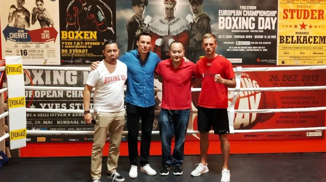 Dari kiri: Gustiantira Alandy (Presiden Direktur M-Pro), Leander Strupler (pendiri SwissPro Boxing), Urgyen Rinchen Sim (Managing Director M-Pro), dan Alain Chervet. [Dok. M-Pro]