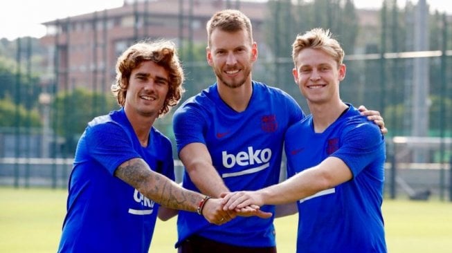 Setelah Messi, Ulah Fans Barcelona Bikin Griezmann dan De Jong Naik Pitam