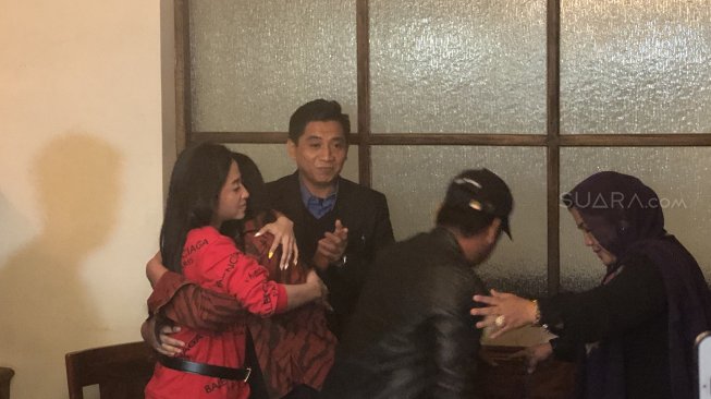 Sah! Dewi Perssik dan Rossa Meldianti Berdamai