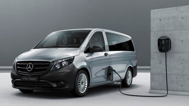 Mercedes-Benz eVito Tourer dengan socket dan charger enam jam [screen shot Van Mercedes-Benz].