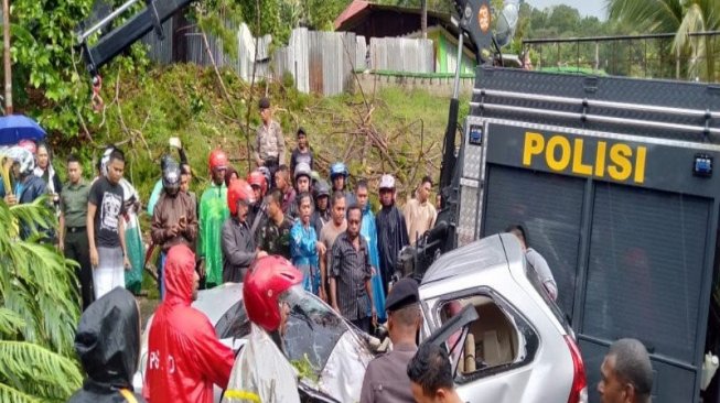 Iptu Anang Tewas Tertimpa Pohon Tumbang di Kawasan Nirwana