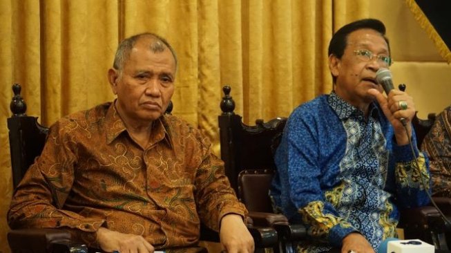 Ketua KPK Agus Rahardjo dan Gubernur DIY Sri Sultan Hamengku Buwono X. [Suara.com/Putu Ayu P]